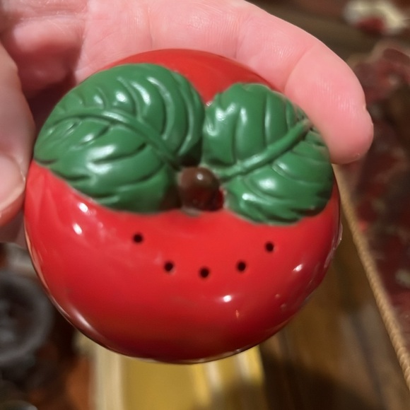1950’s Apple 🍎 salt and pepper shakers made in the USA - Picture 9 of 11
